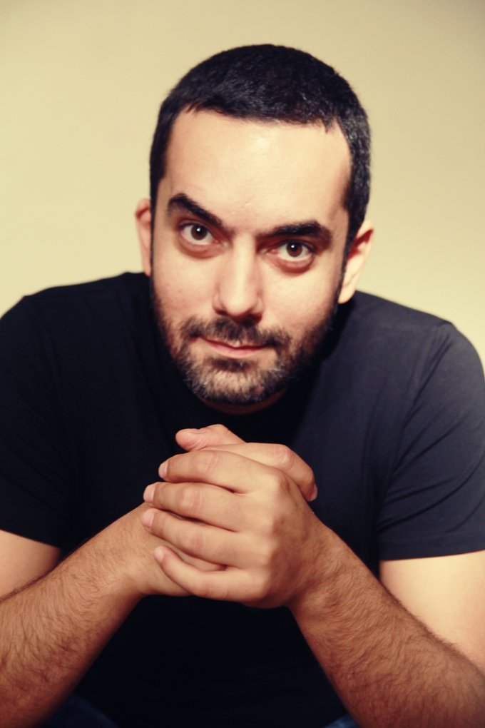 Tolga Çıklaçiftçi backdrop