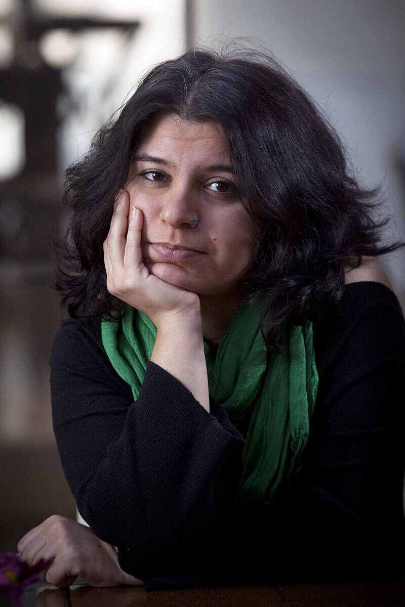 Deniz Şengenç backdrop