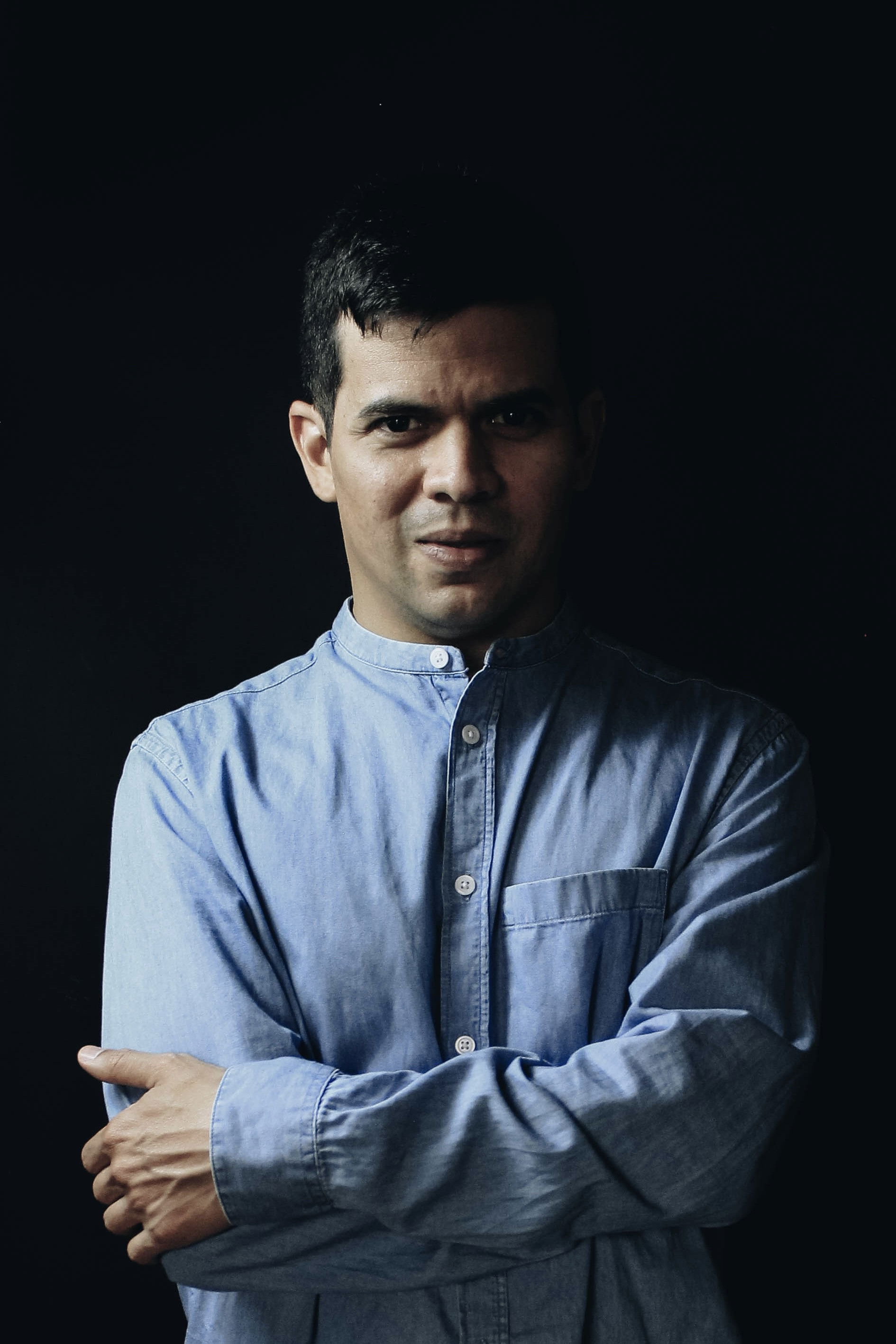 Eduardo Sánchez Rugeles backdrop