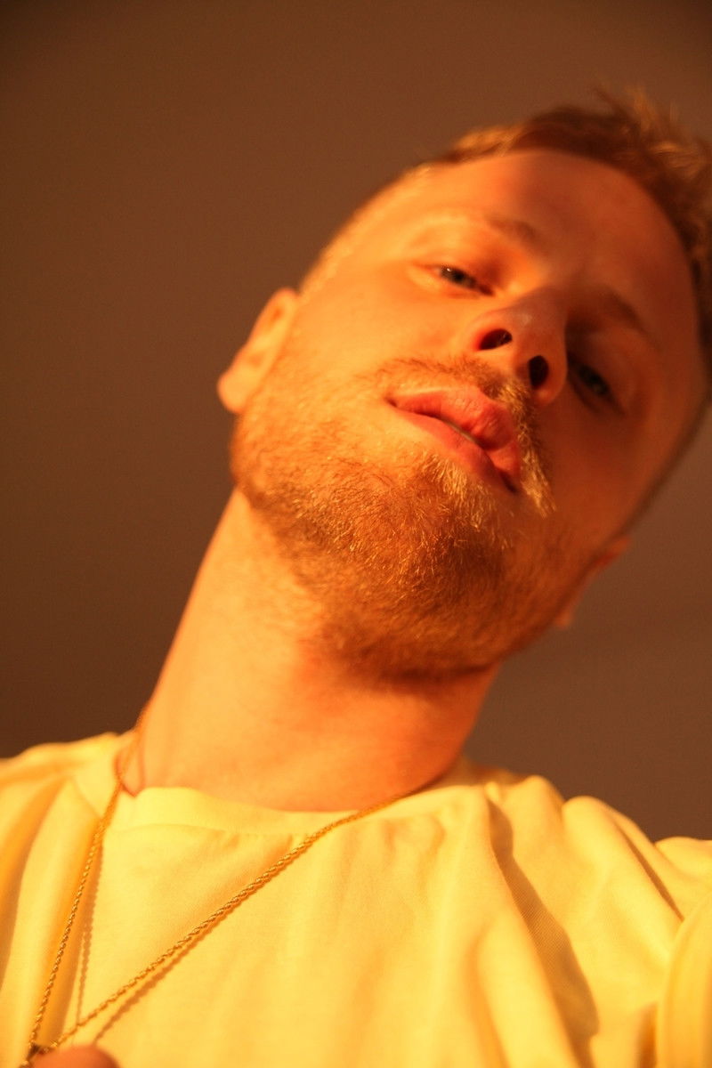 Davi Sabbag backdrop