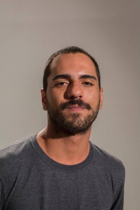 Alexandre Mortagua backdrop