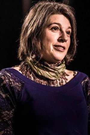 Angela Alonso backdrop