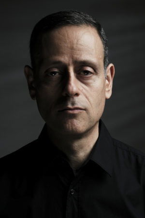 Elidan Arzoni backdrop