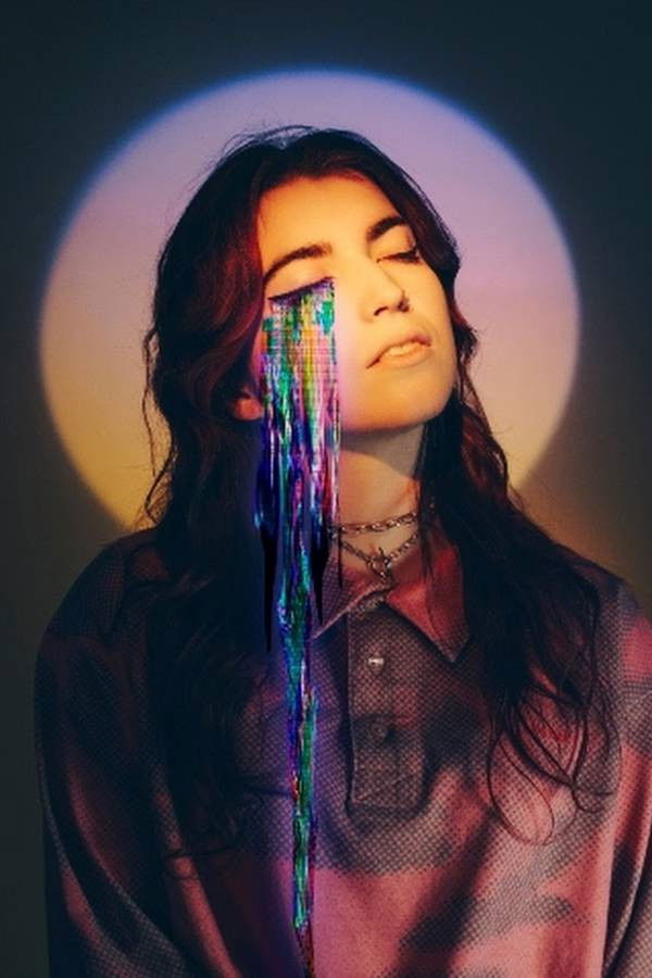 Hortense Feuille backdrop