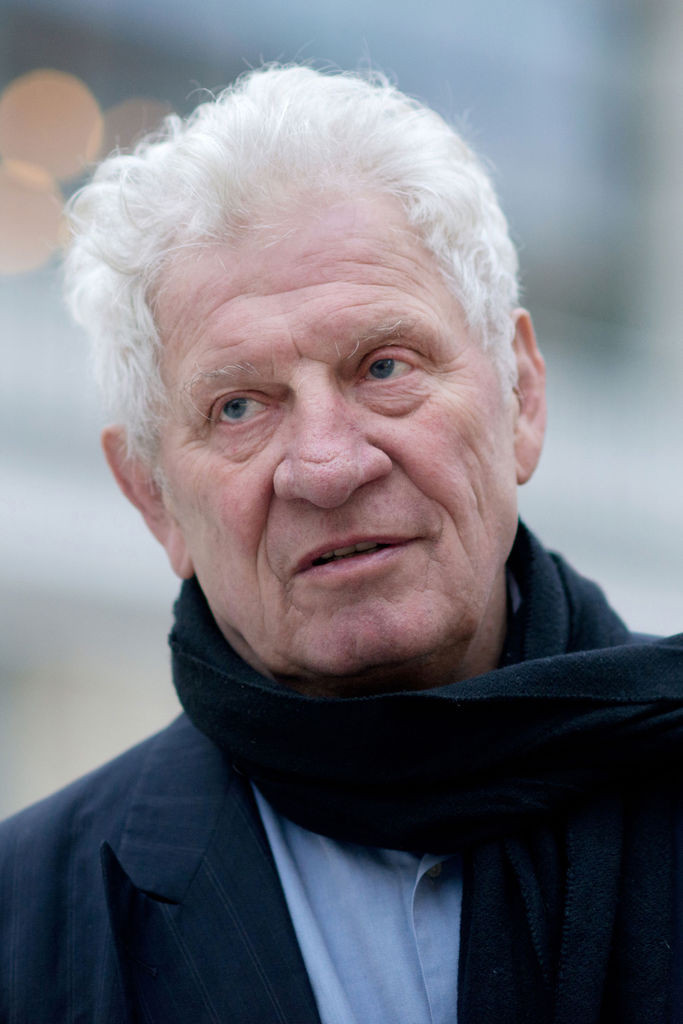 Mikail Rastël backdrop