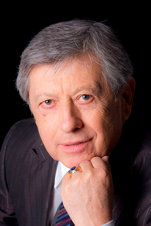 Germaín de la Fuente backdrop