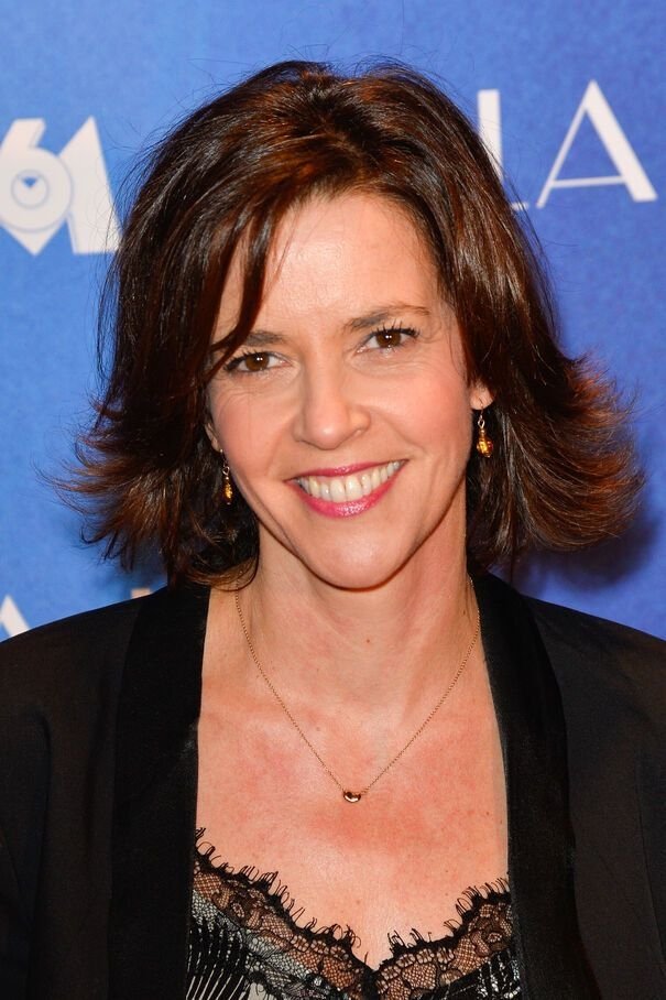 Nathalie Renoux backdrop