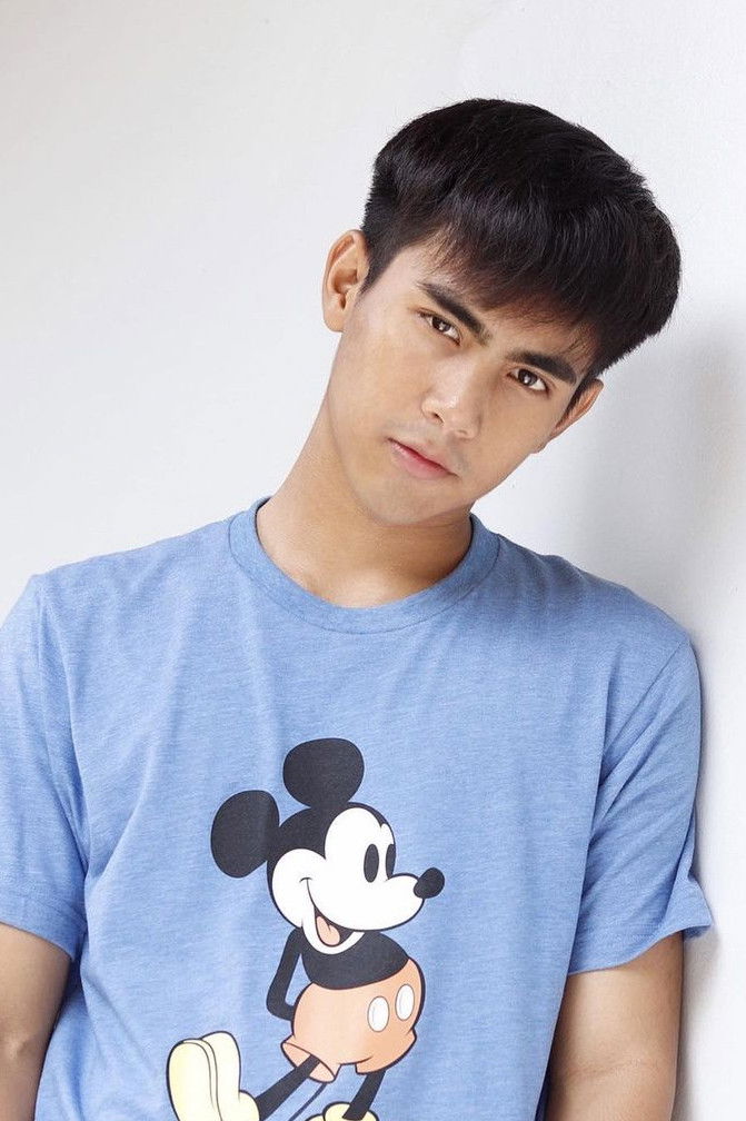 Champ Chenrach Sumonwat backdrop