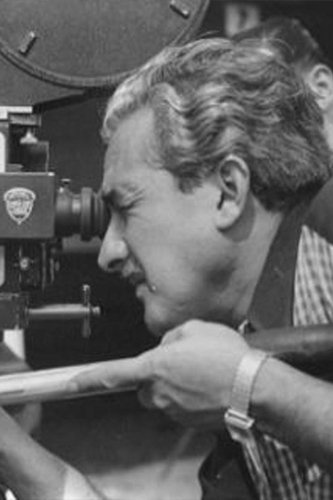 Raúl Martínez Solares backdrop