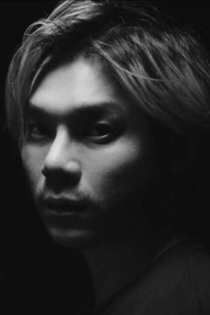 Yang Qi-Yin backdrop