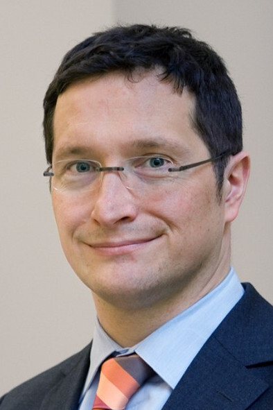 Julien Chapuis backdrop