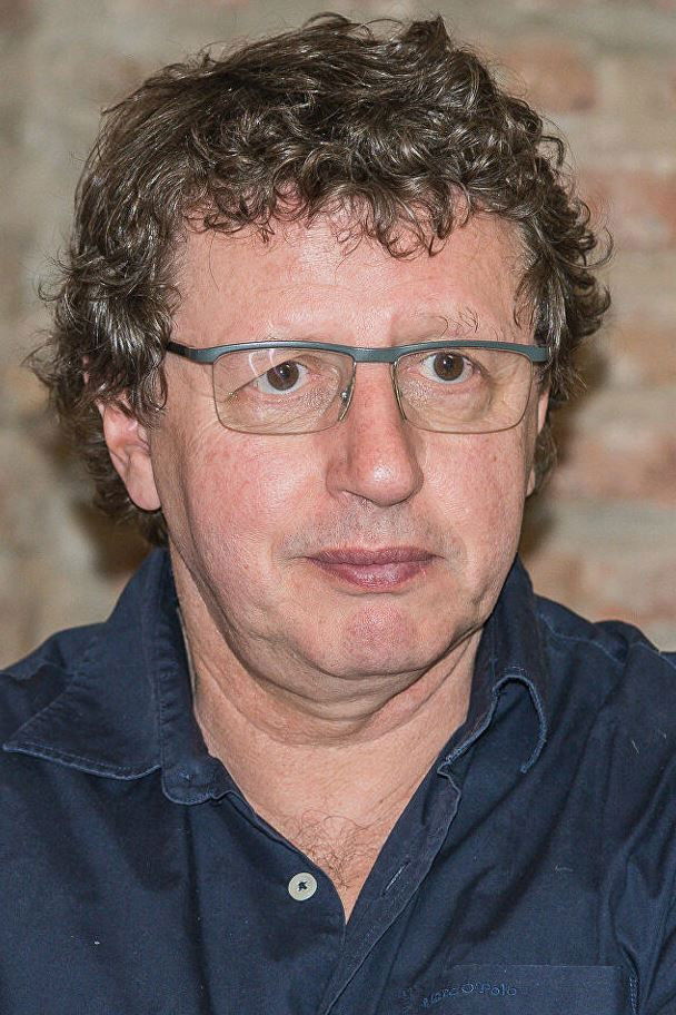 Mikhail Shirvindt backdrop