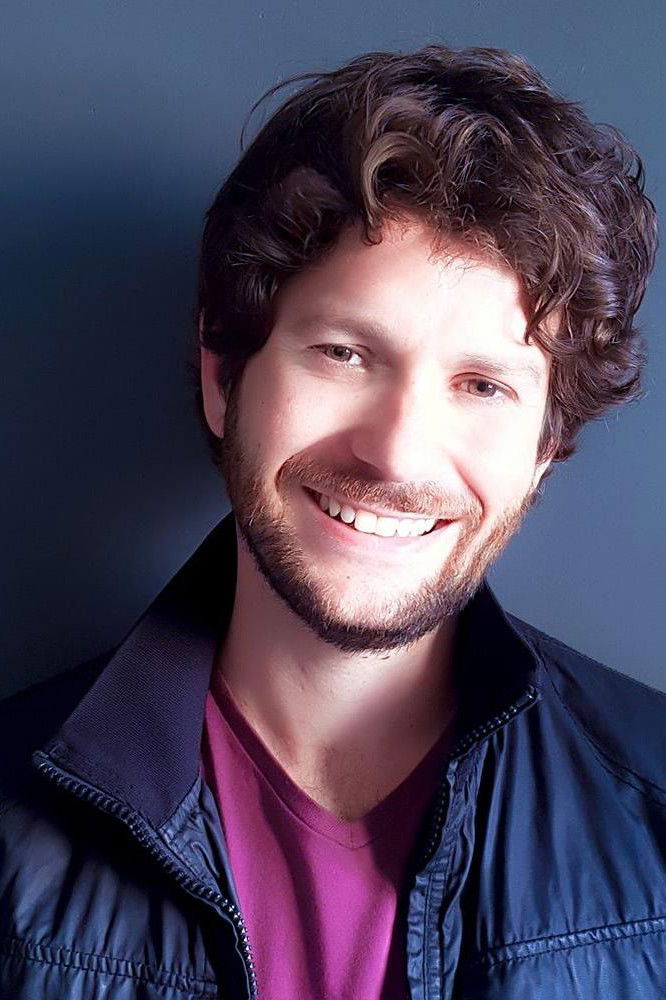 Nando Motta backdrop