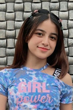 Annisa Kaila backdrop