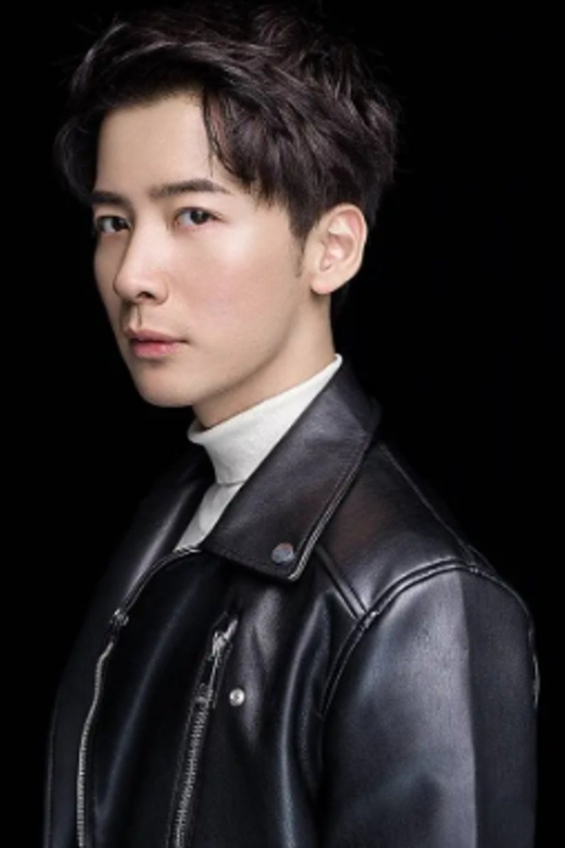 Zhu Tingbei backdrop