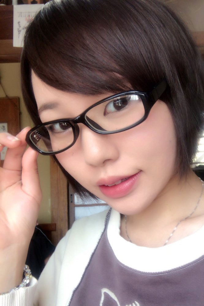 Kogane Mugi backdrop