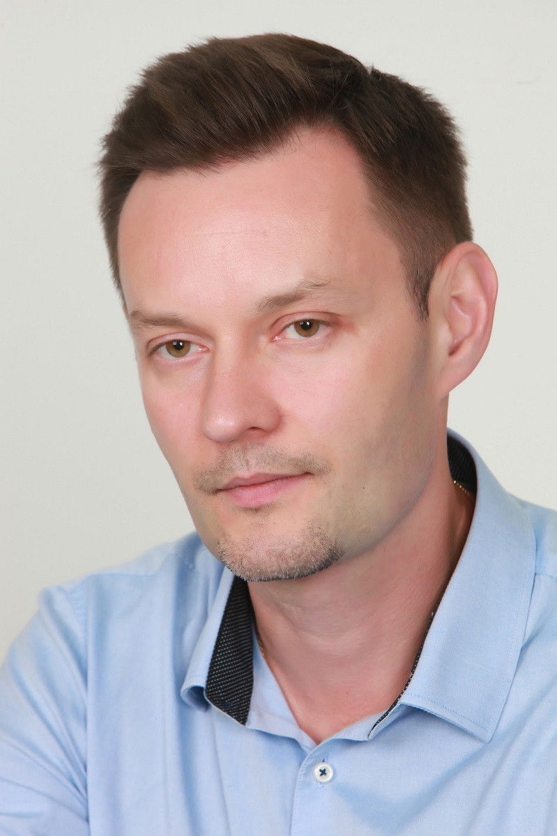 Oleg Osipov backdrop