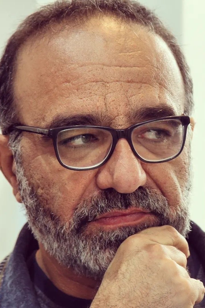 Farid Ghobadi backdrop