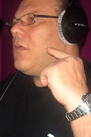 Kostas Serafeimidis backdrop