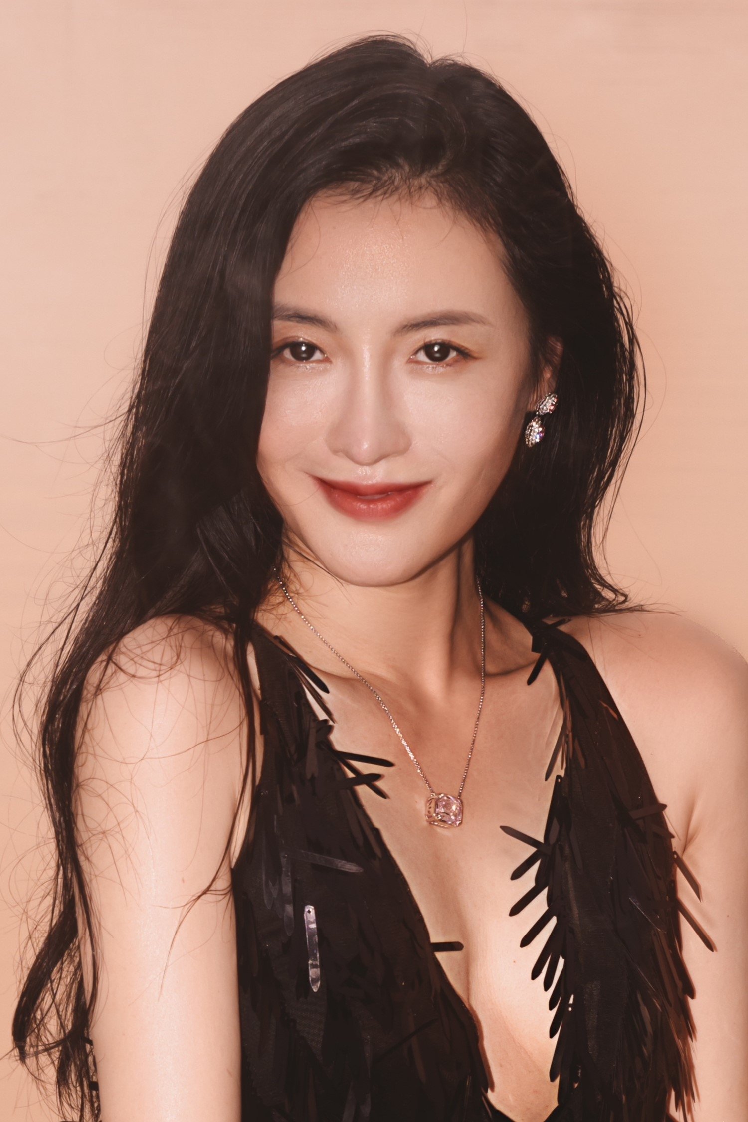 Sun Jingjing backdrop