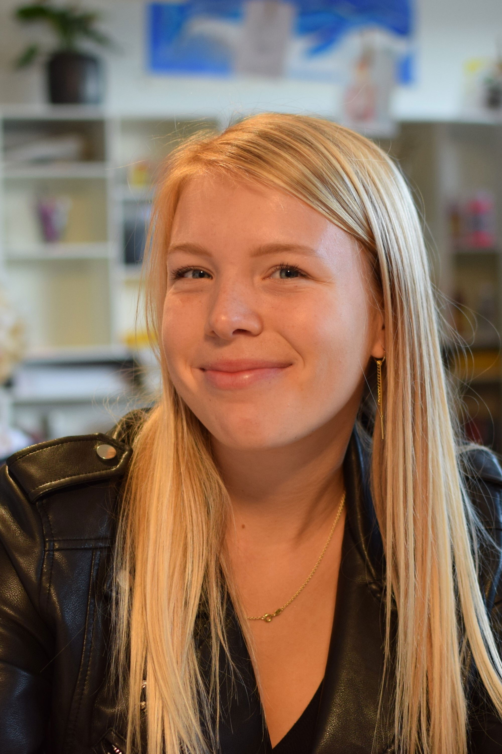 Bella Lou Patten backdrop