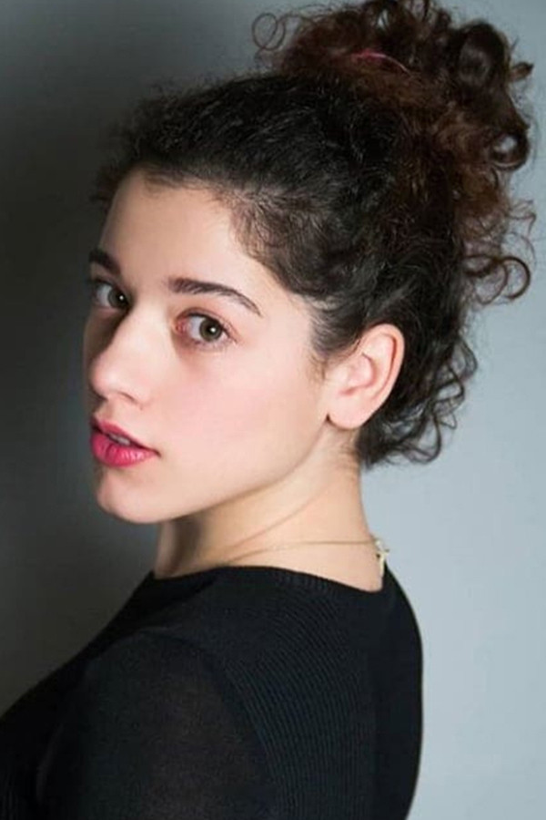 Mariela Doumpou backdrop