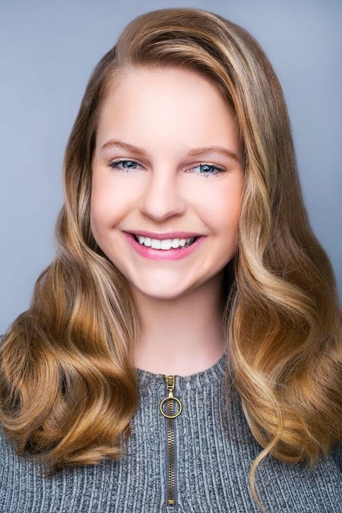 Elizabeth Stam backdrop