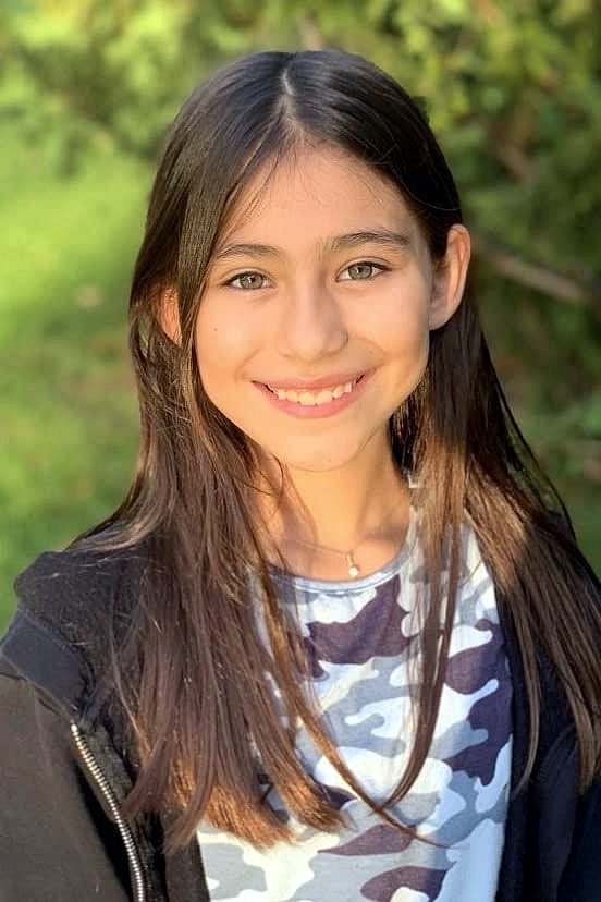 Manuela Mora backdrop