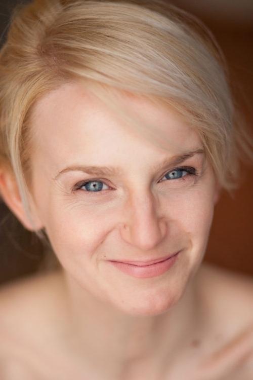 Angélique Meyns backdrop