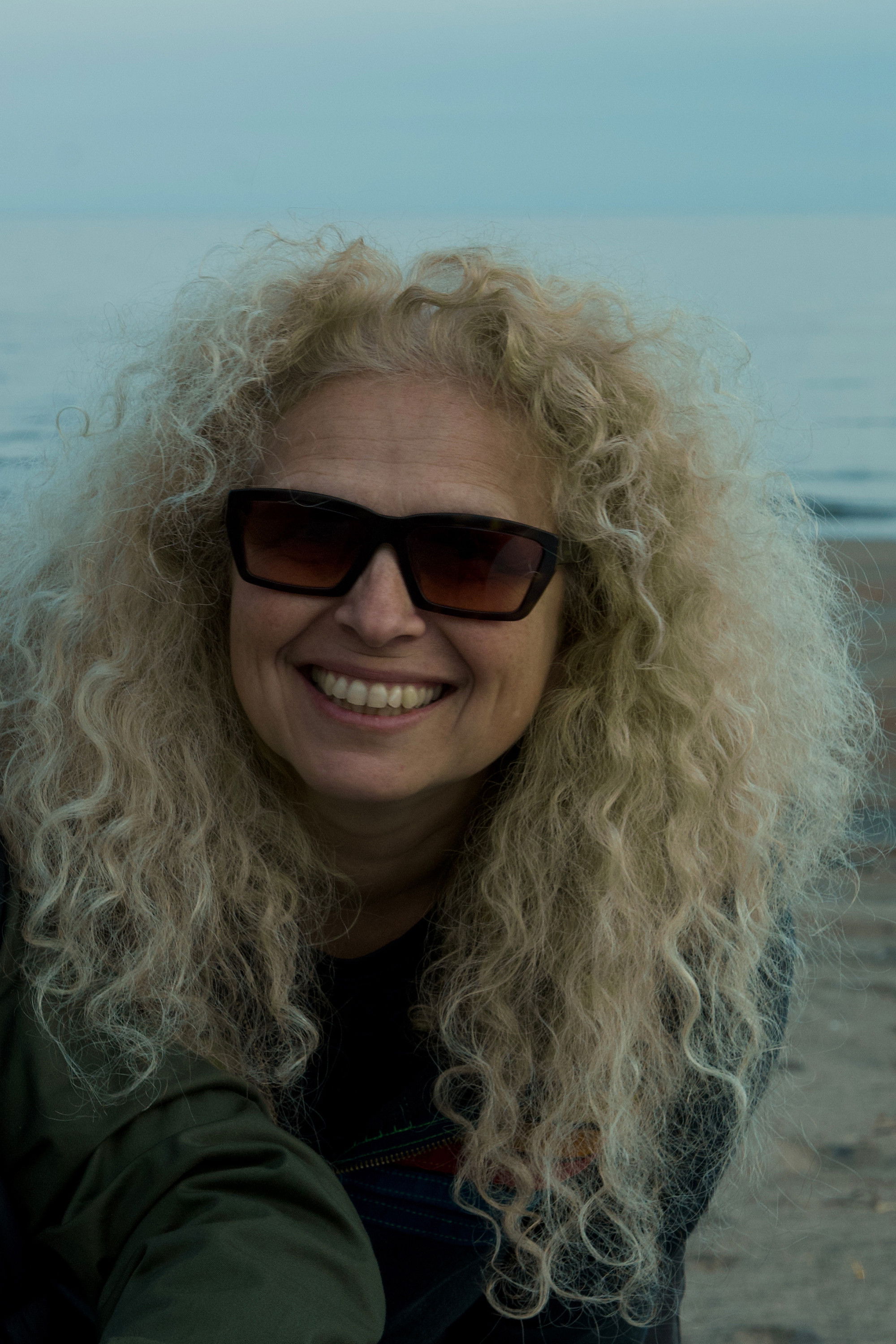 Isabelle Longnus backdrop