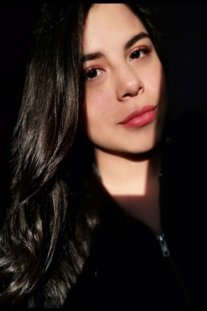 Génesis Lagunes backdrop