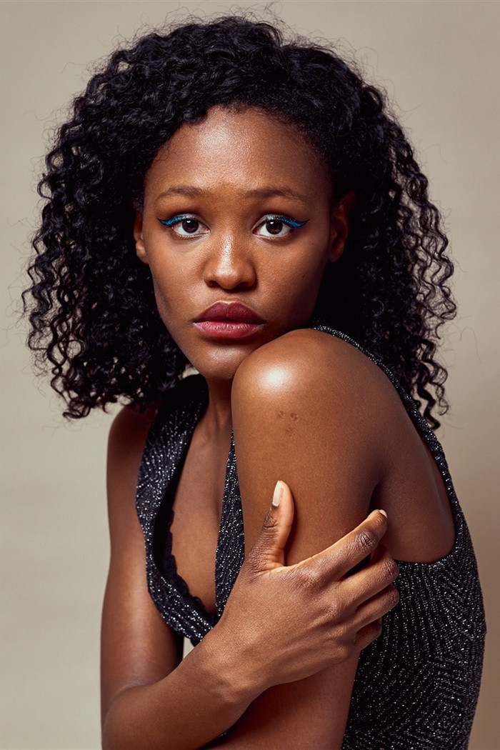 Claïna Clavaron backdrop