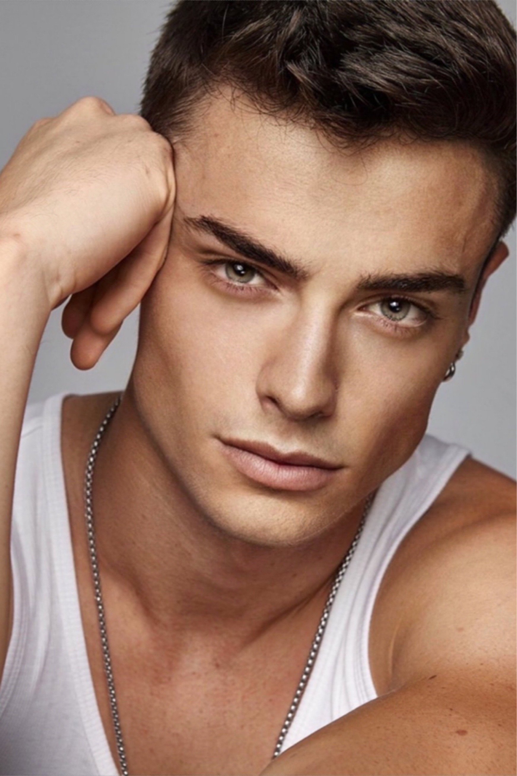 Sergio Alguacil backdrop