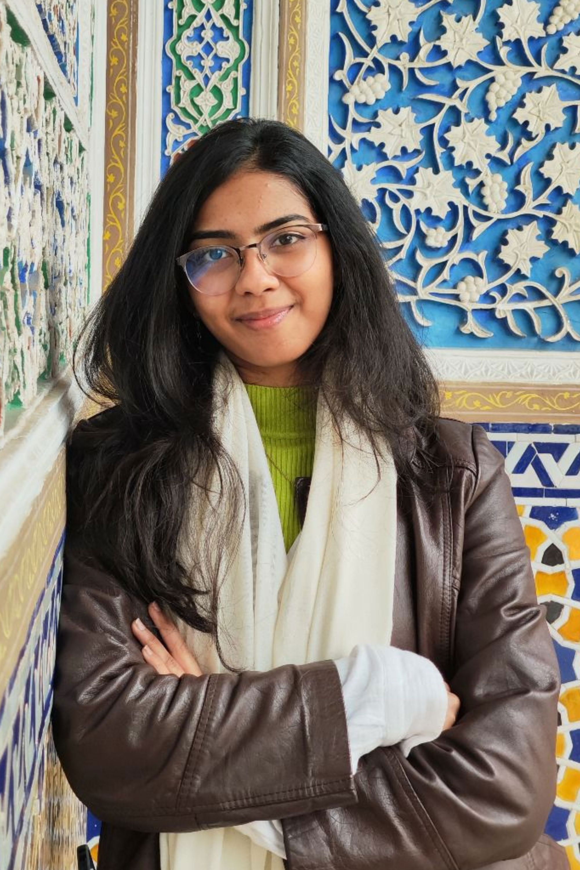 Alvira Aftab backdrop