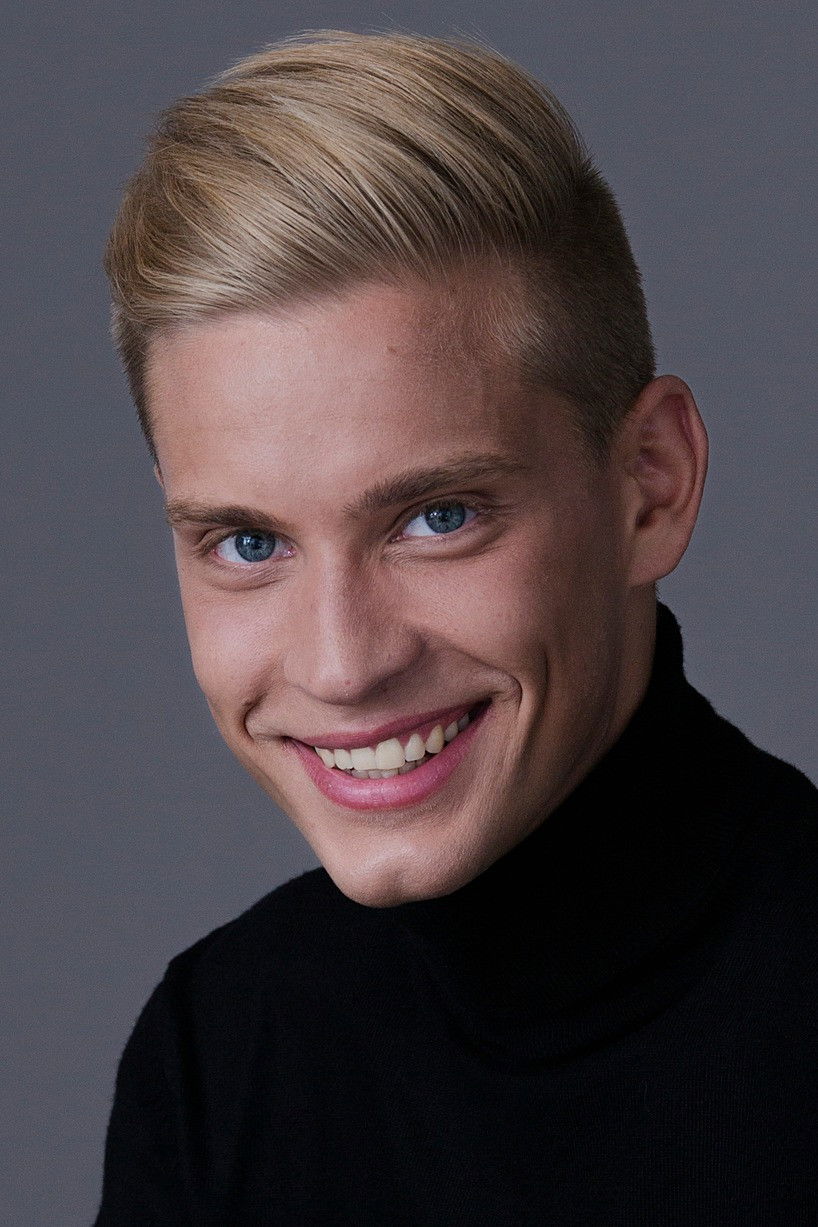 Miika Pihlak backdrop