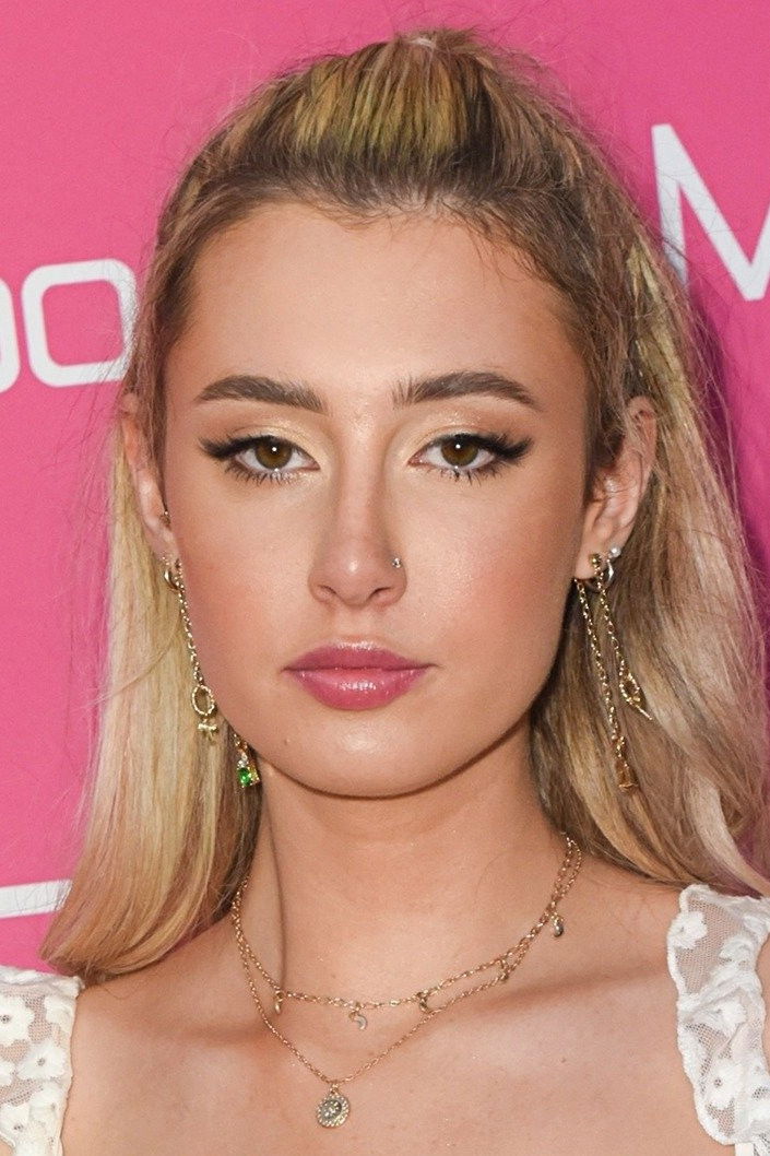 Carly Lawrence backdrop