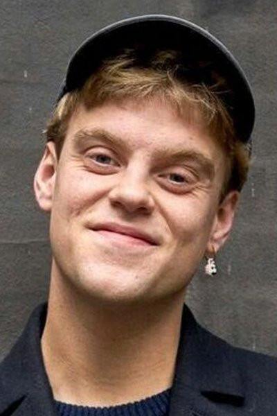 Hjalmer Larsen backdrop