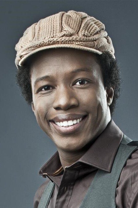 Mauro Castillo backdrop