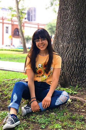 Valeria Guillen backdrop