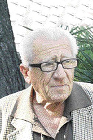 Vangelis Kommatas backdrop