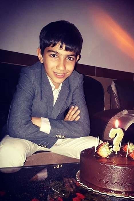 Yusef Khosravi backdrop