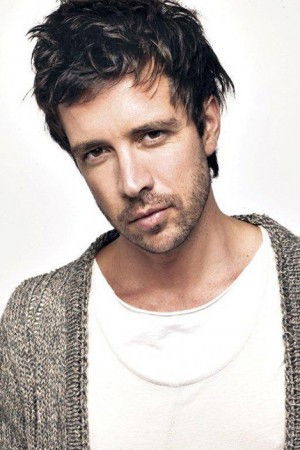 Paulo Vintém backdrop