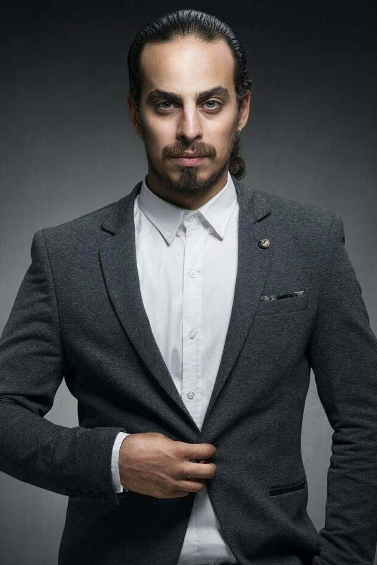 Edmon Orahi backdrop