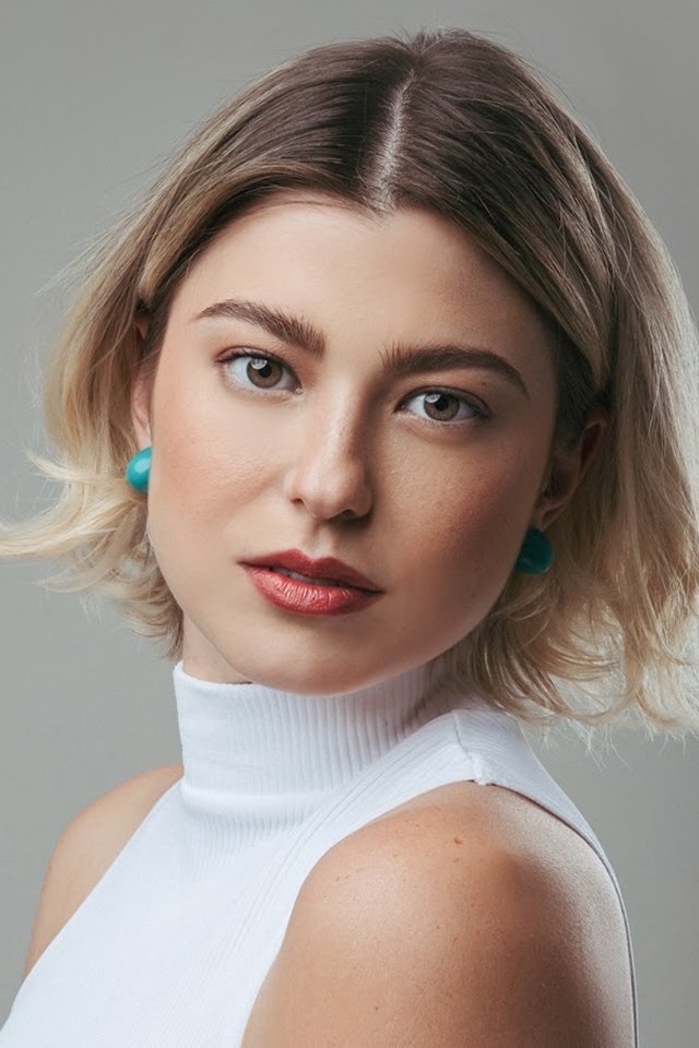 Luiza Porto backdrop