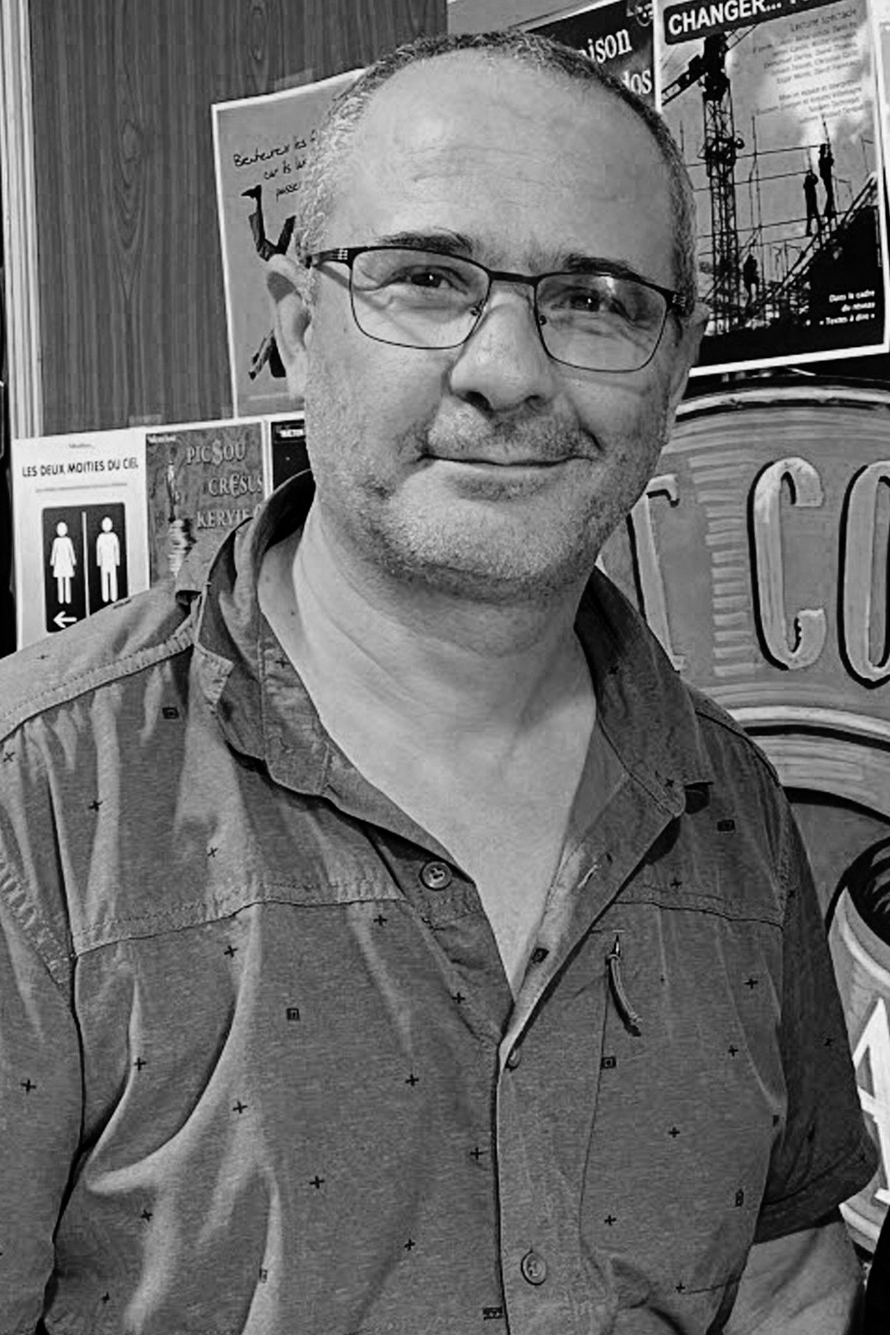 Slimane Bounia backdrop