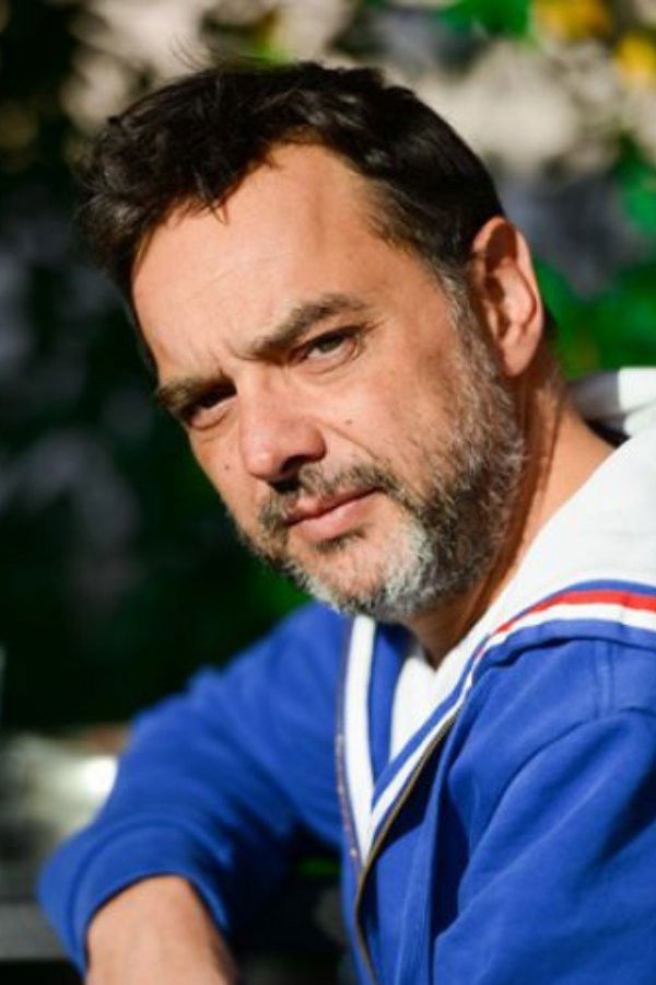 Sylvain Bolle-Reddat backdrop