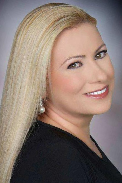 Selin Dilmen: Selin Dilmen backdrop