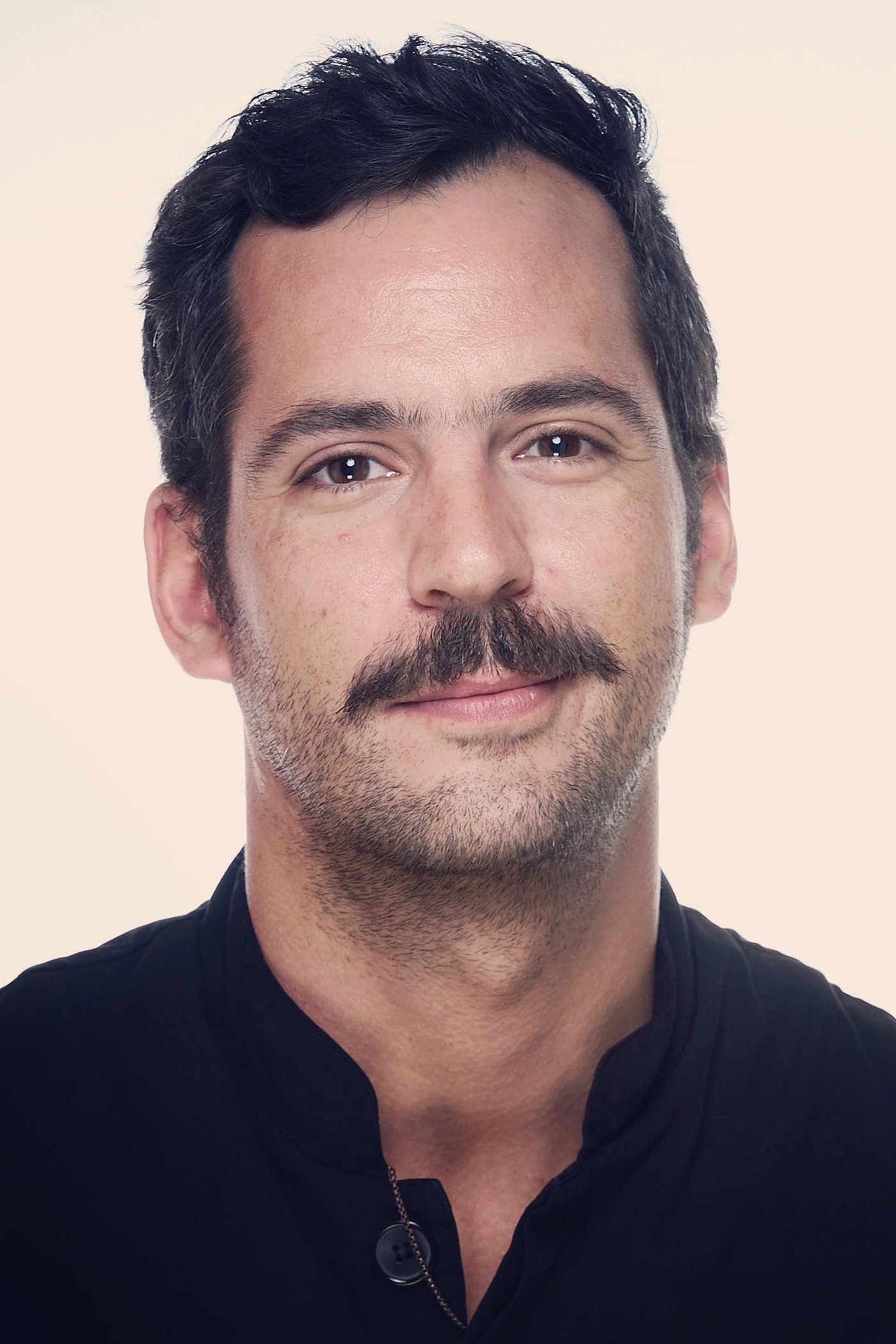 Benjamín Gorroño backdrop