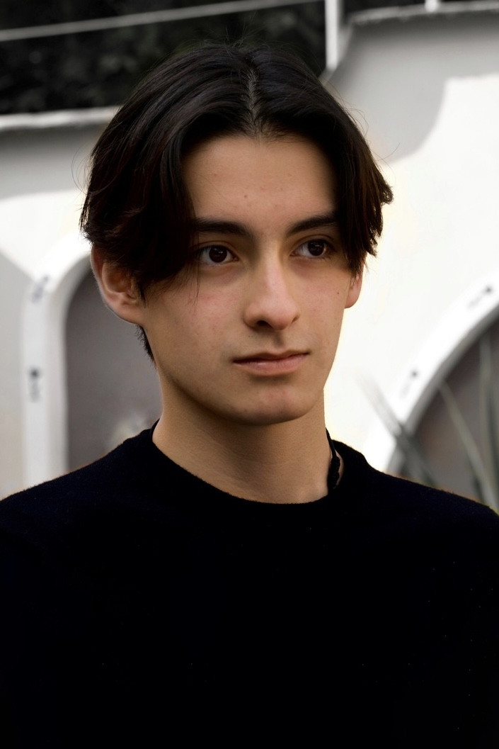 Juanpa Brenis backdrop