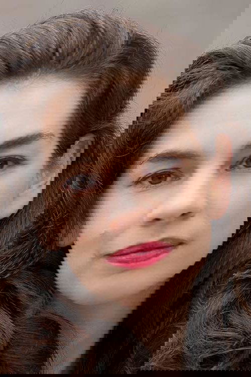 Isabelle Stoffel backdrop